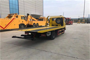 双柏非事故拖车