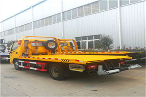 双柏附近拖车救援搭电